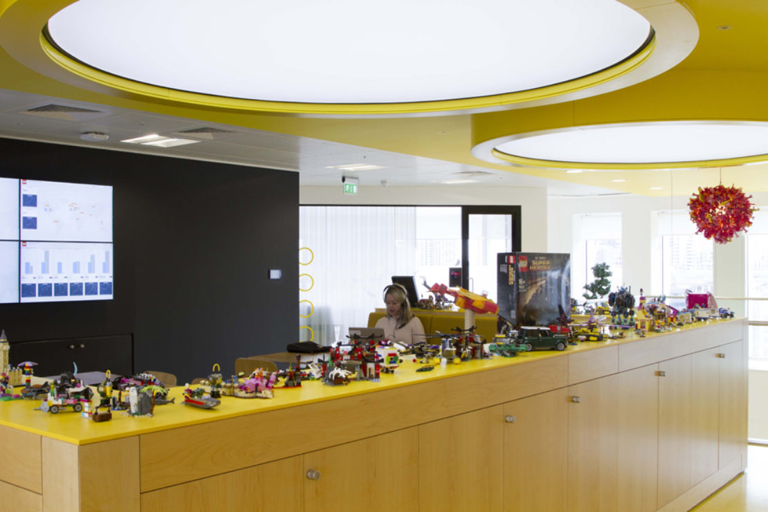 malm fersken Taknemmelig Hot desks: Inside LEGO's imaginative London office - The Long and Short